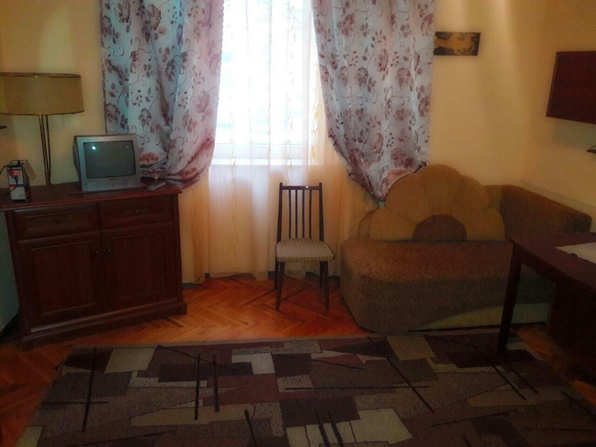 Квартира В Центрі Міста Lviv Dış mekan fotoğraf